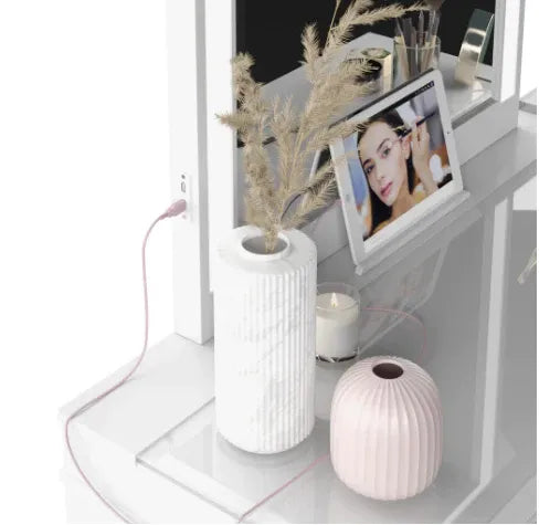 Tresanti Alexandra dressing table with LED lighted mirror