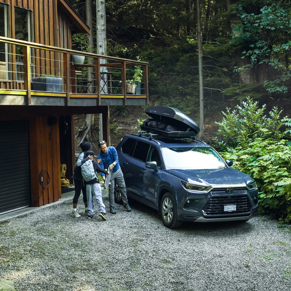 Thule Force 3 Versatile roof-mounted cargo box