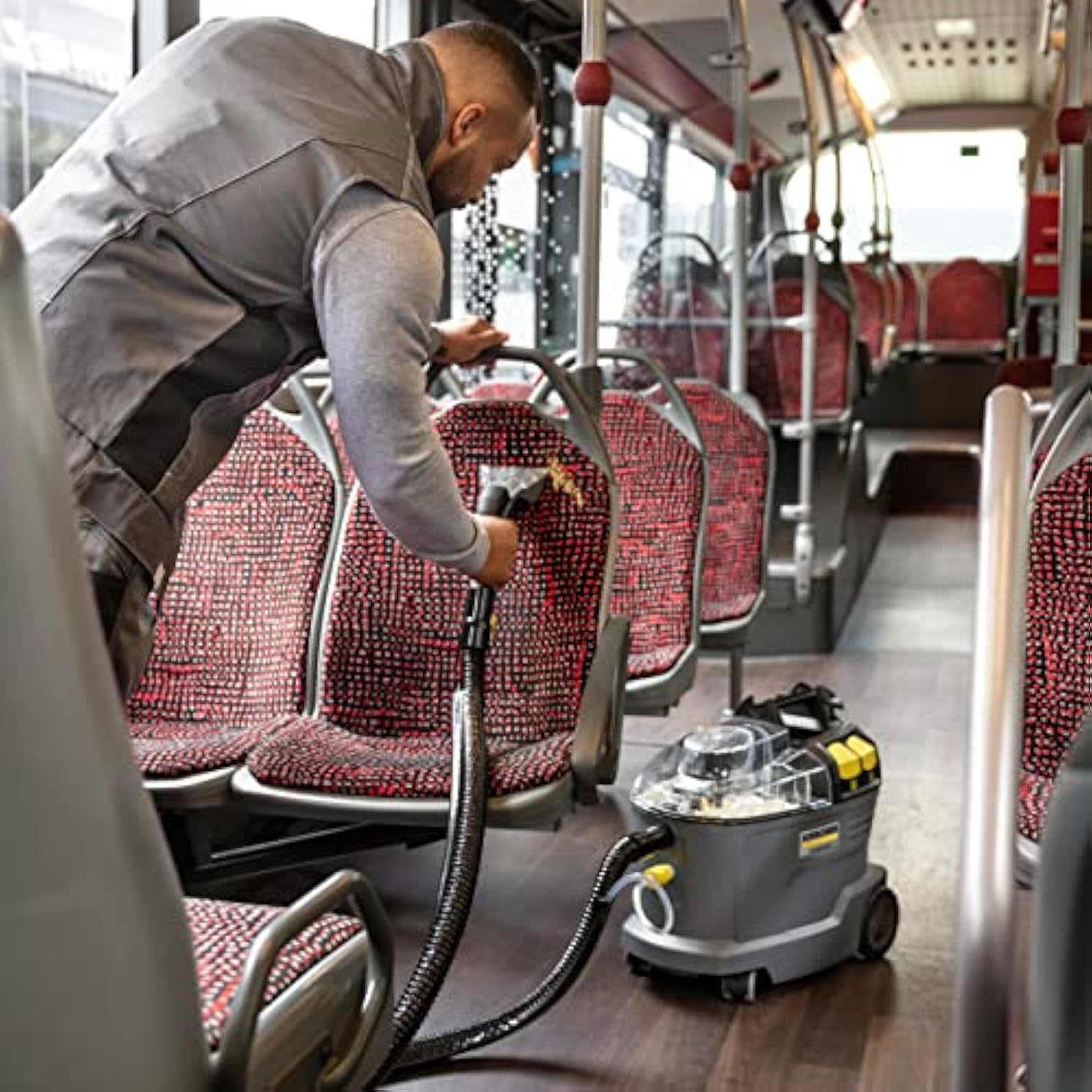 Puzzi 8/1 injector extractor for upholstery and textile surfaces